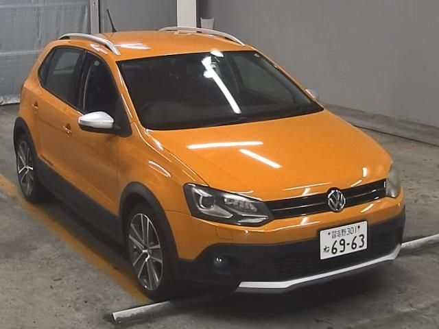 566 Volkswagen Cross polo 6RCBZW 2011 г. (ZIP Tokyo)